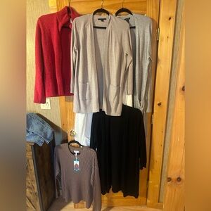 LOT Sweater Hual